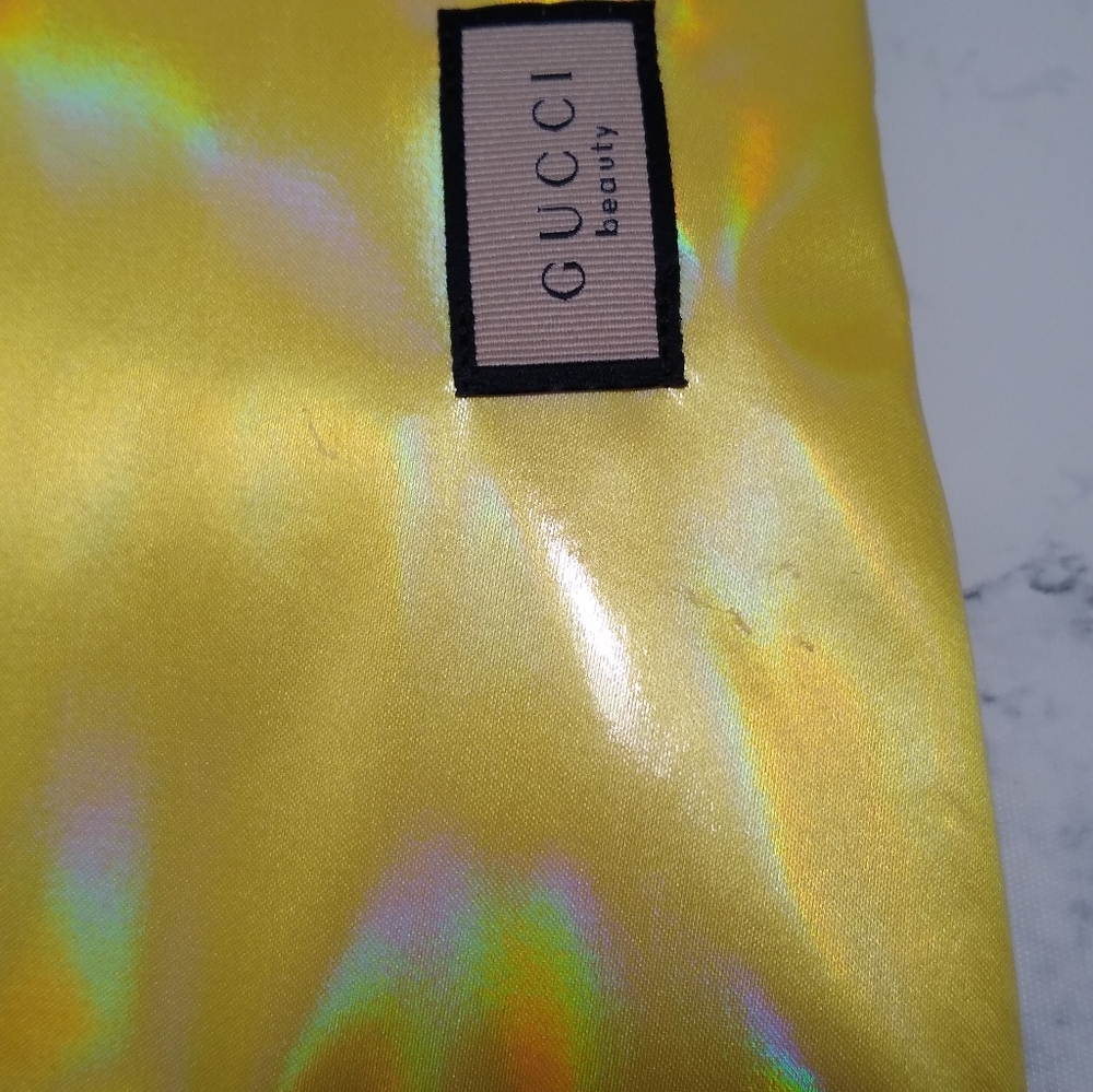 New Gucci Beauty Iridescent Yellow Pouch Clutch Bag - Picture 9 of 11